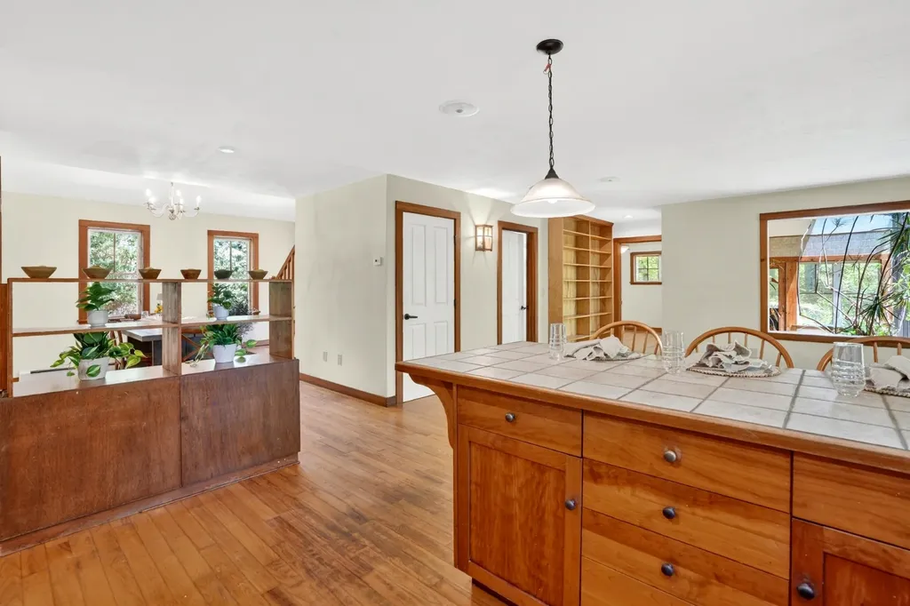4 Rock Pond Road West Tisbury MA 02575