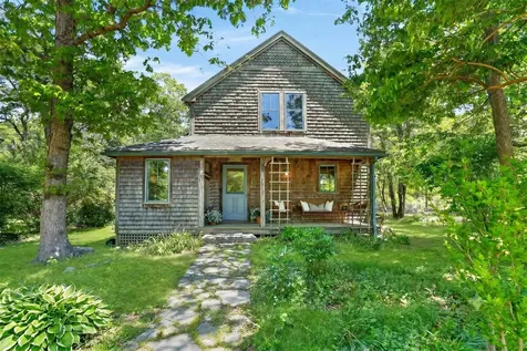 4 Rock Pond Road West Tisbury MA 02575