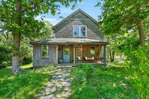 4 Rock Pond Road West Tisbury MA 02575