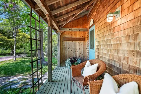 4 Rock Pond Road West Tisbury MA 02575