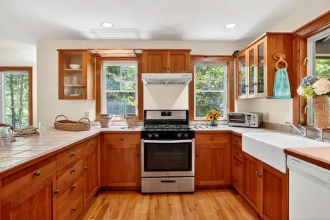 4 Rock Pond Road West Tisbury MA 02575