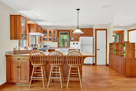 4 Rock Pond Road West Tisbury MA 02575