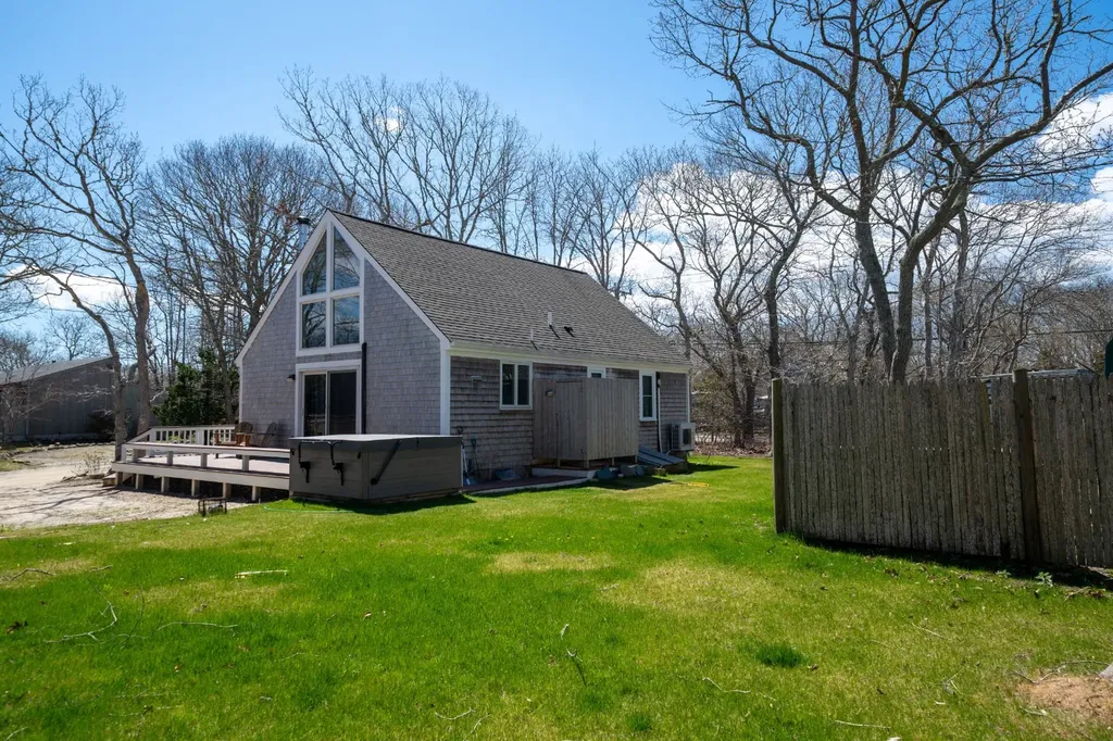 4 Fifth Street North Edgartown MA 02539