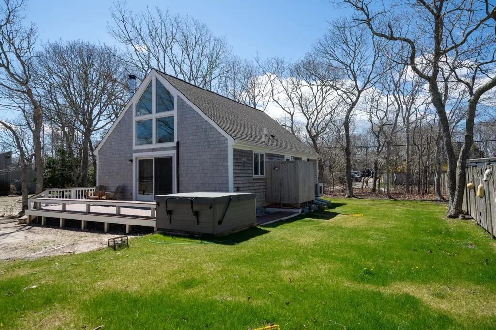 4 Fifth Street North Edgartown MA 02539