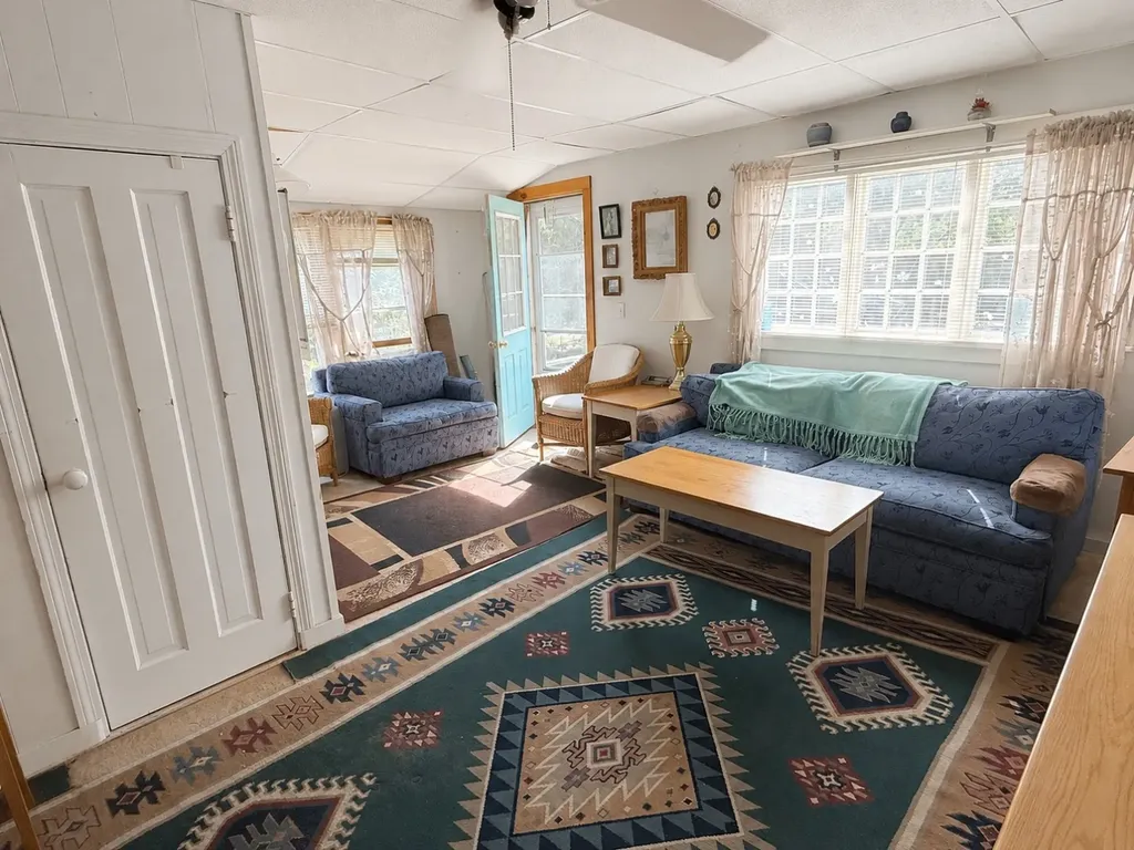 19 Perkins Avenue Oak Bluffs MA 02557