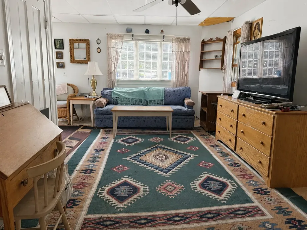 19 Perkins Avenue Oak Bluffs MA 02557