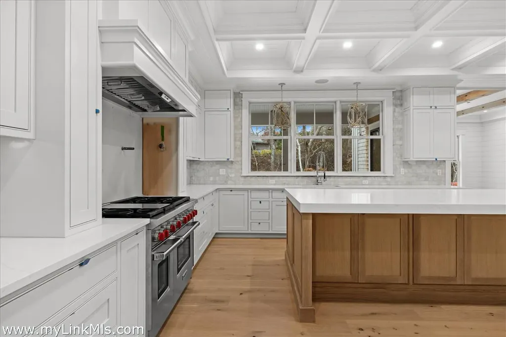 14 Trapps Pond Road Edgartown MA 02539