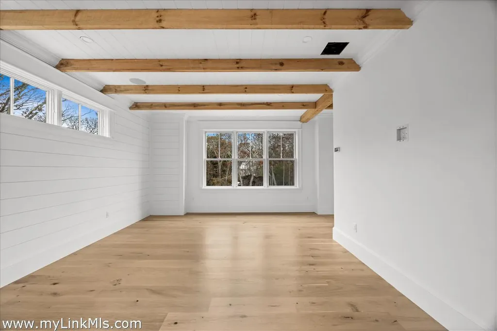 14 Trapps Pond Road Edgartown MA 02539
