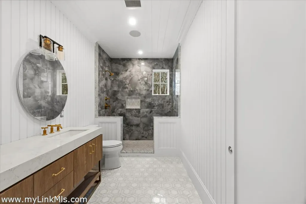 14 Trapps Pond Road Edgartown MA 02539