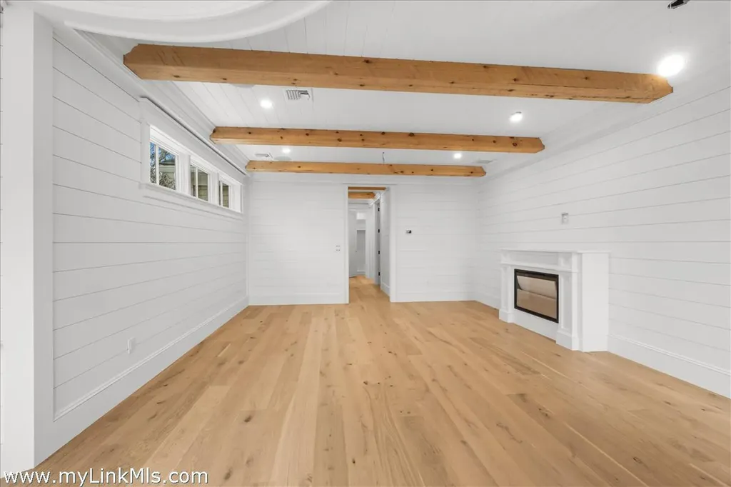 14 Trapps Pond Road Edgartown MA 02539