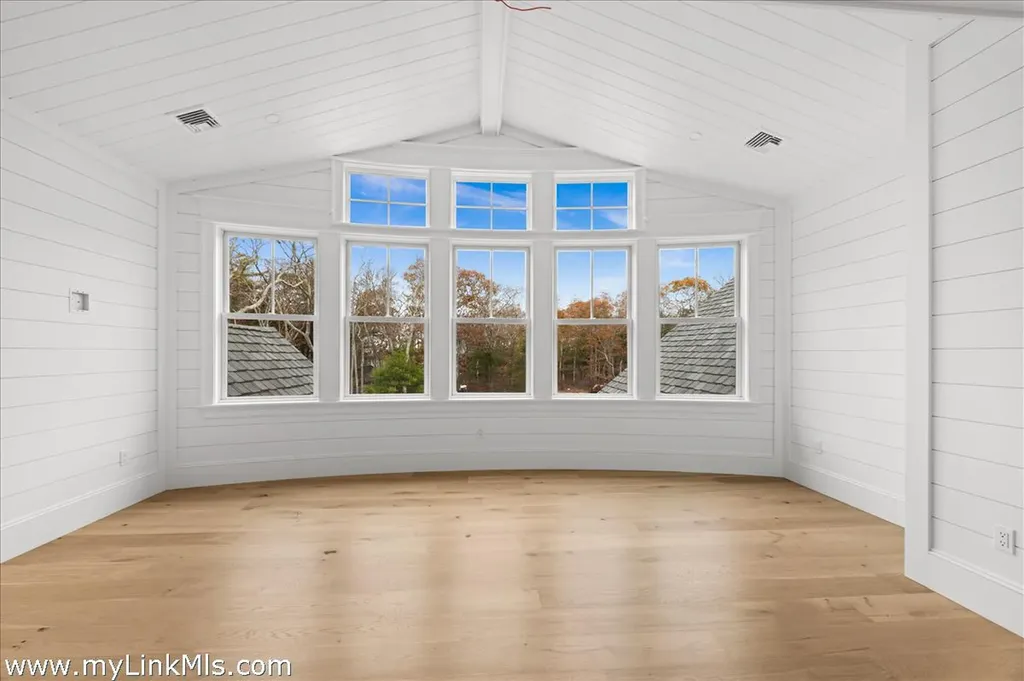 14 Trapps Pond Road Edgartown MA 02539