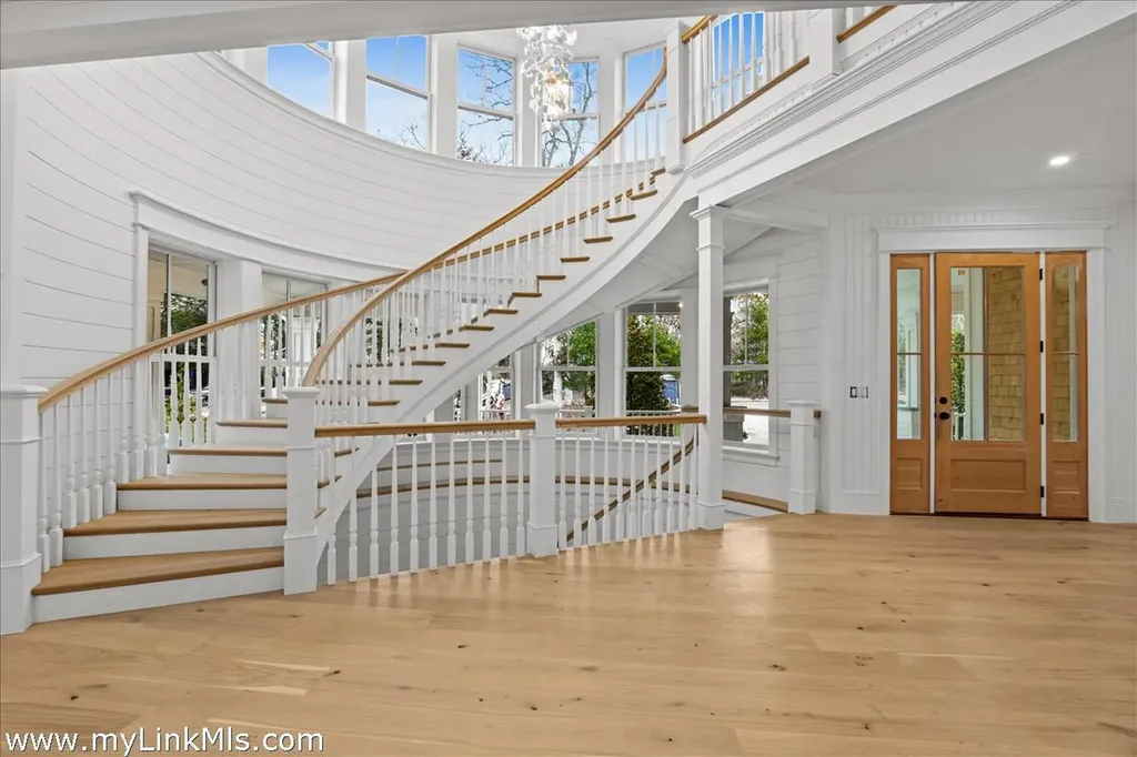 14 Trapps Pond Road Edgartown MA 02539