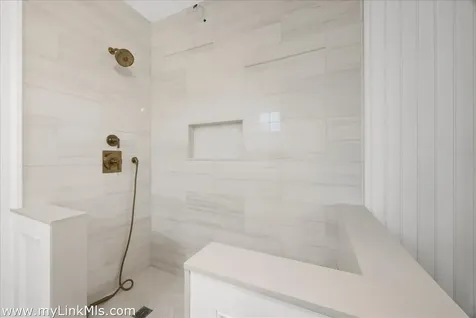 14 Trapps Pond Road Edgartown MA 02539
