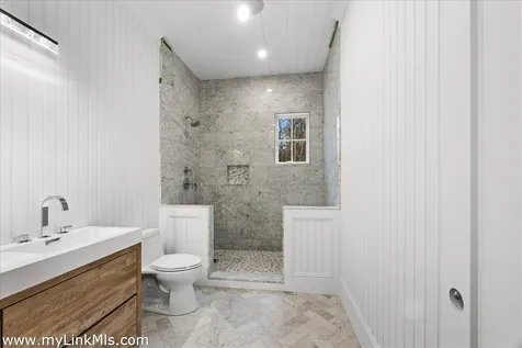 14 Trapps Pond Road Edgartown MA 02539