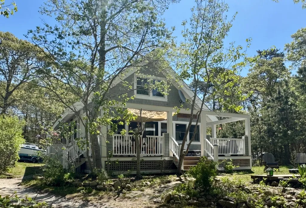 299 Daggett Ave Unit A Vineyard Haven MA 02568