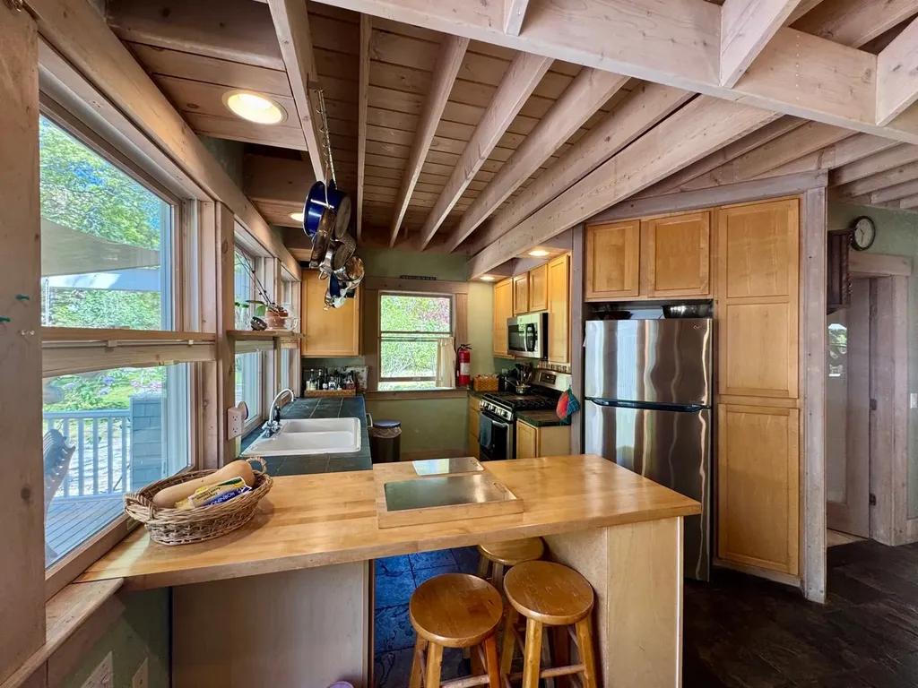 299 Daggett Avenue Unit A Vineyard Haven MA 02568