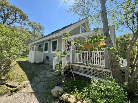 299 Daggett Ave Unit A Vineyard Haven MA 02568