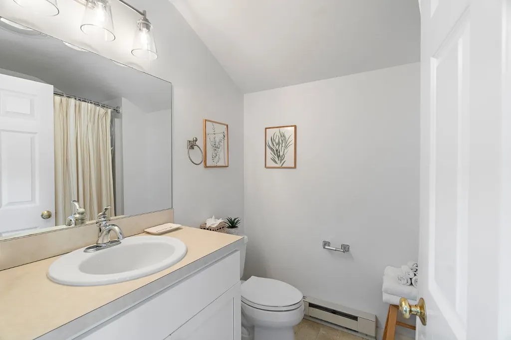 13 Young Street Edgartown MA 02539