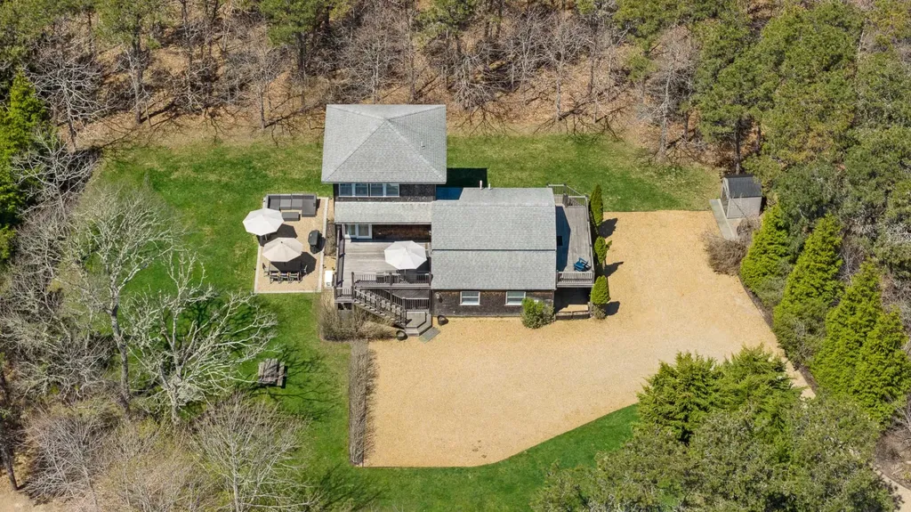 13 Young Street Edgartown MA 02539