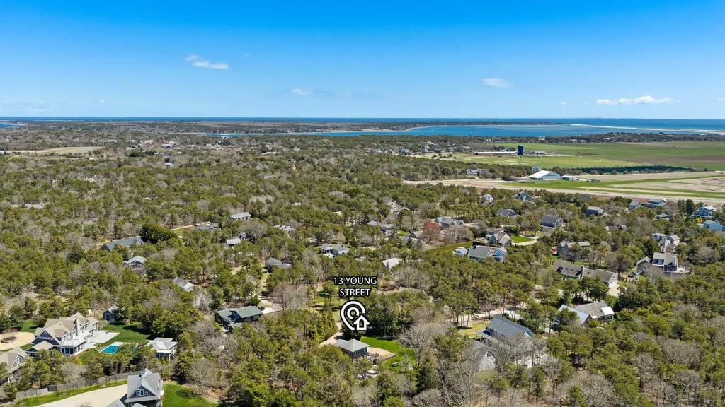 13 Young Street Edgartown MA 02539