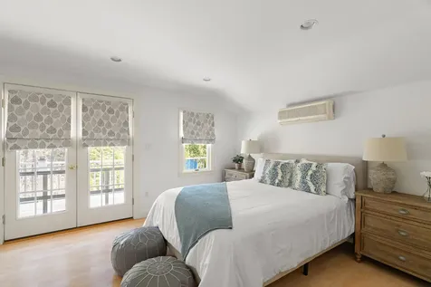 13 Young Street Edgartown MA 02539