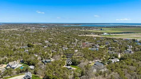 13 Young Street Edgartown MA 02539