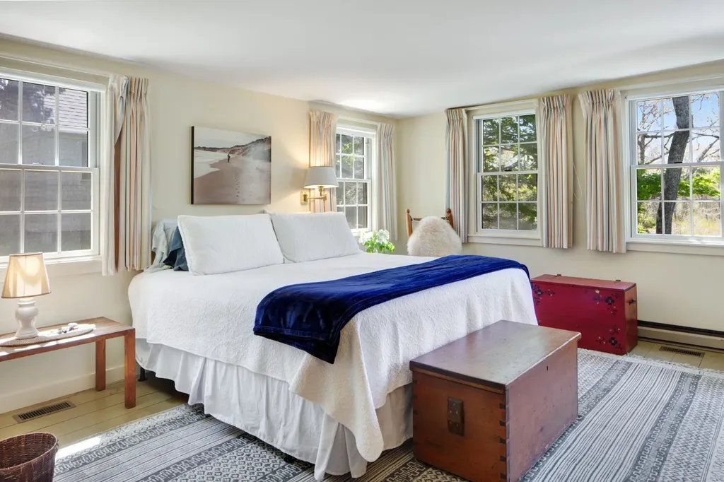 10 Abels Neck Road Chilmark MA 02535