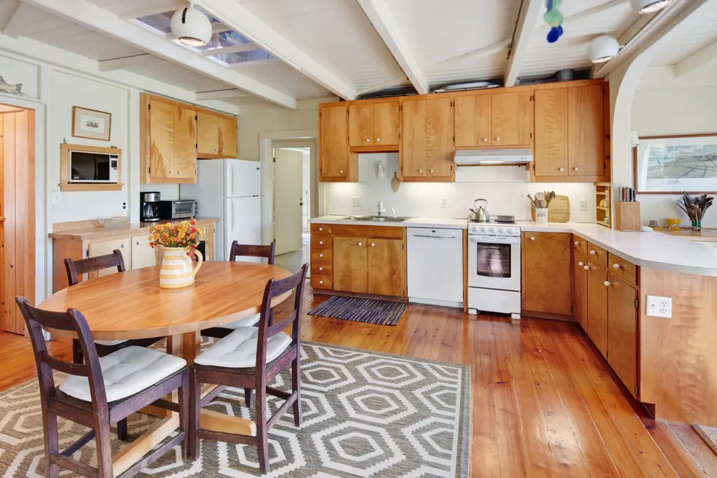 10 Abels Neck Road Chilmark MA 02535