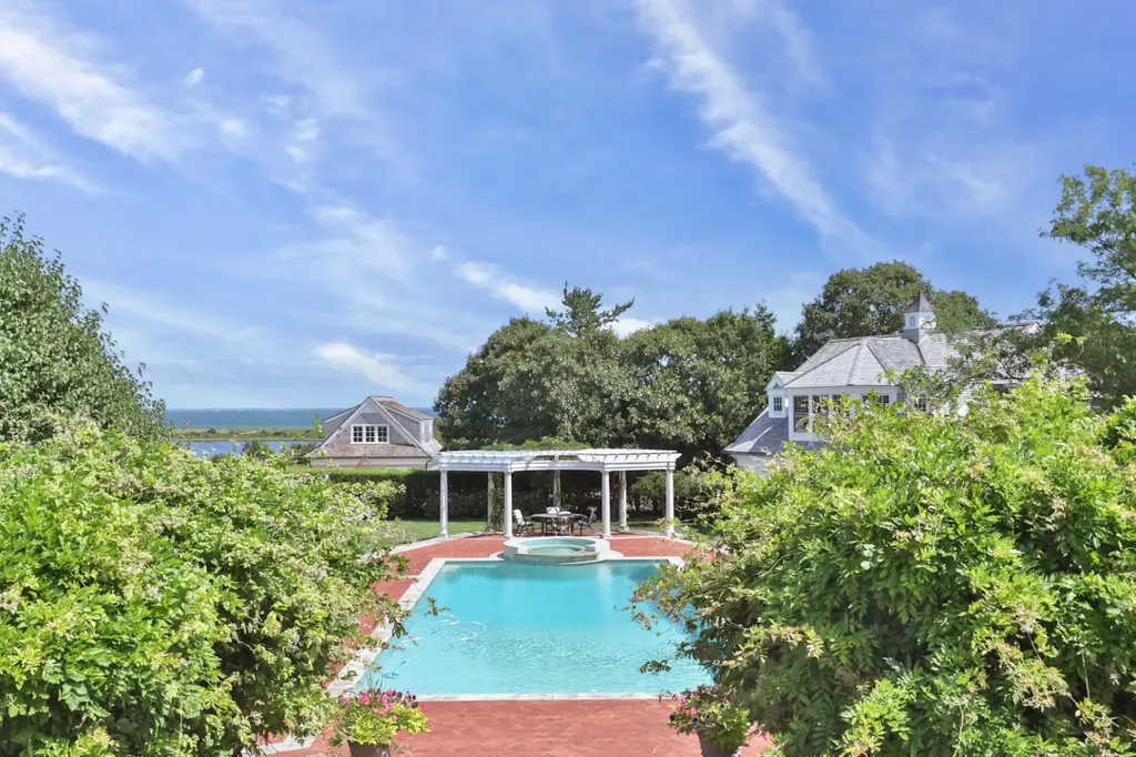 14 Cow Bay Road Edgartown MA 02539