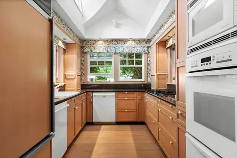 14 Cow Bay Road Edgartown MA 02539
