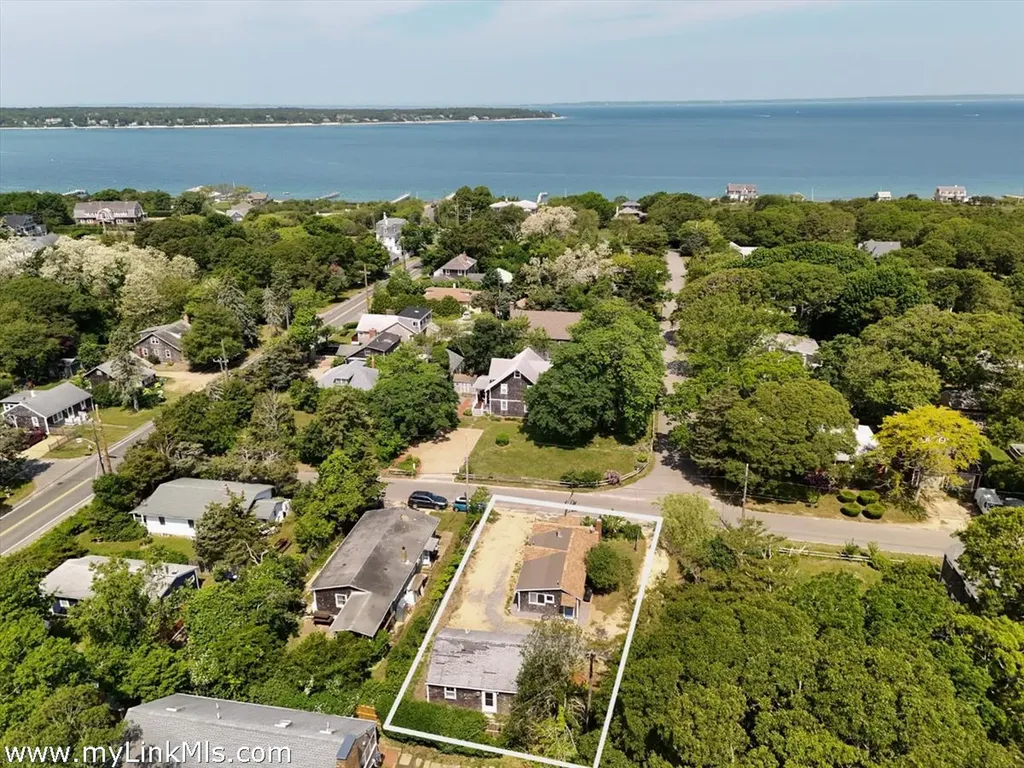 47 Winemack Avenue Oak Bluffs MA 02557