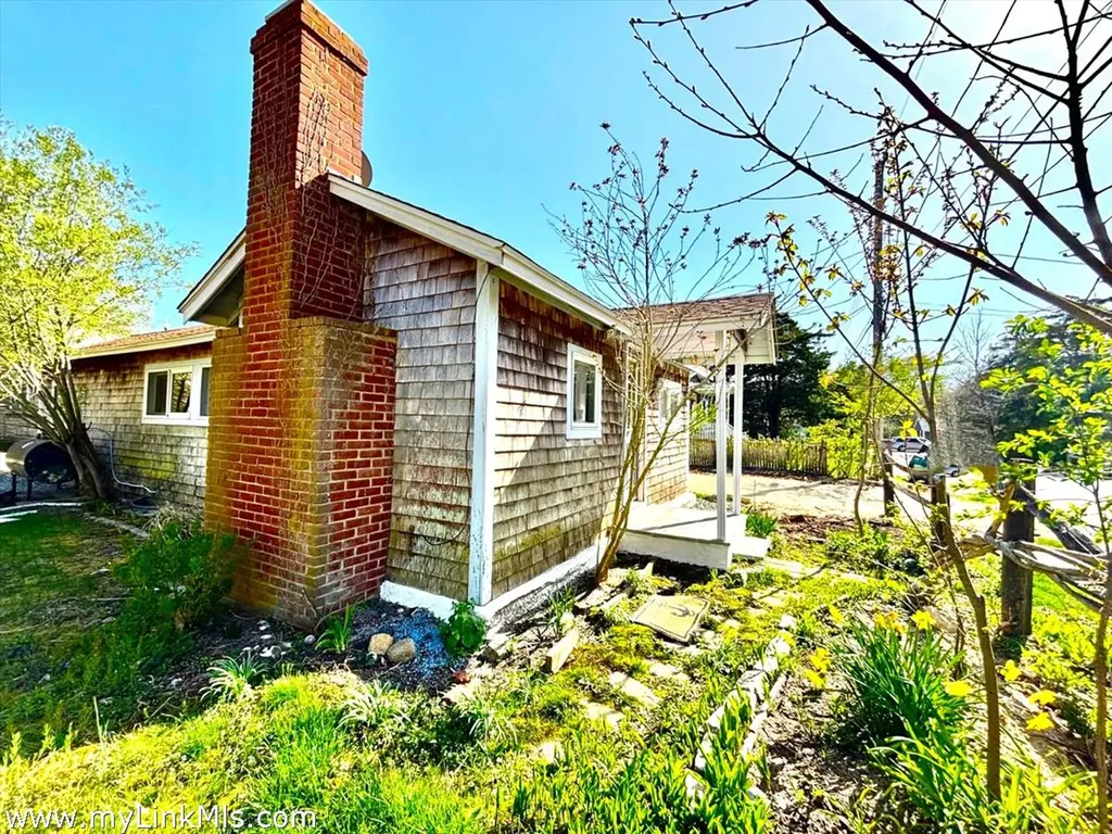 47 Winemack Avenue Oak Bluffs MA 02557