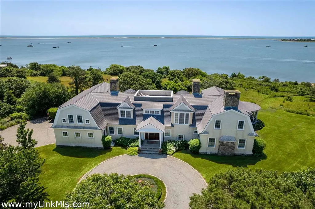 25 Lelands Path Edgartown MA 02539