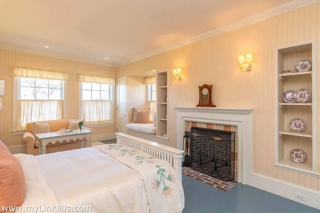 25 Lelands Path Edgartown MA 02539