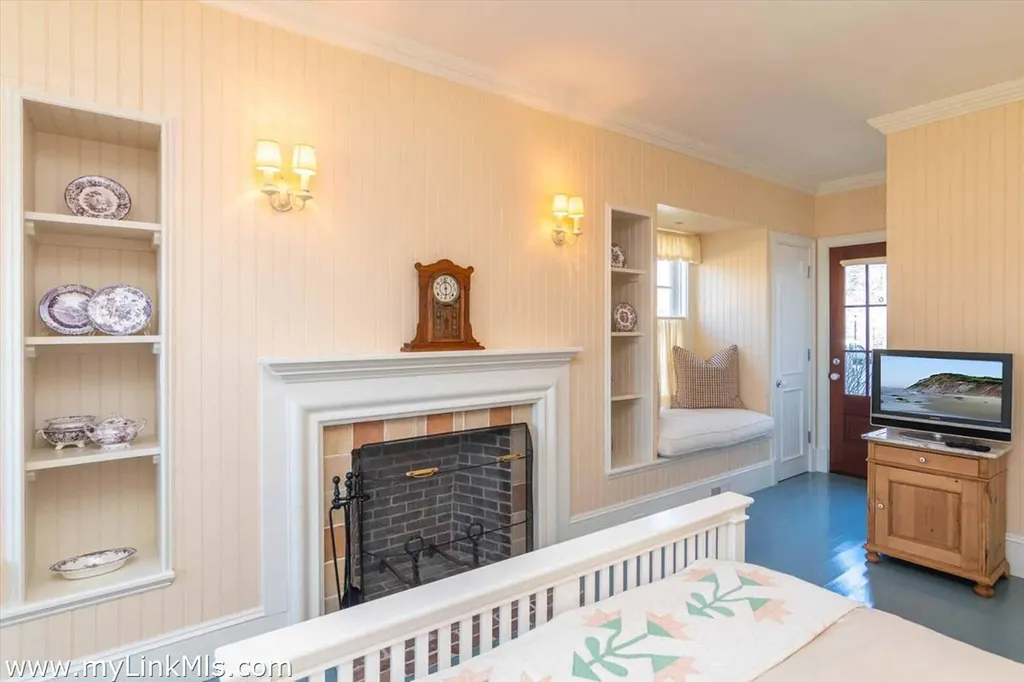 25 Lelands Path Edgartown MA 02539