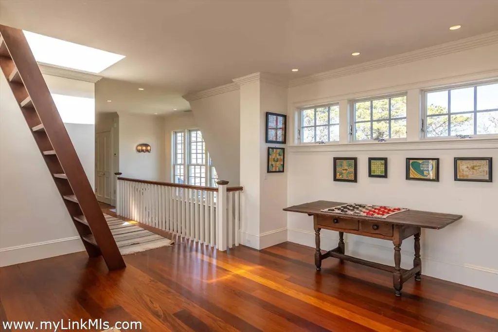 25 Lelands Path Edgartown MA 02539
