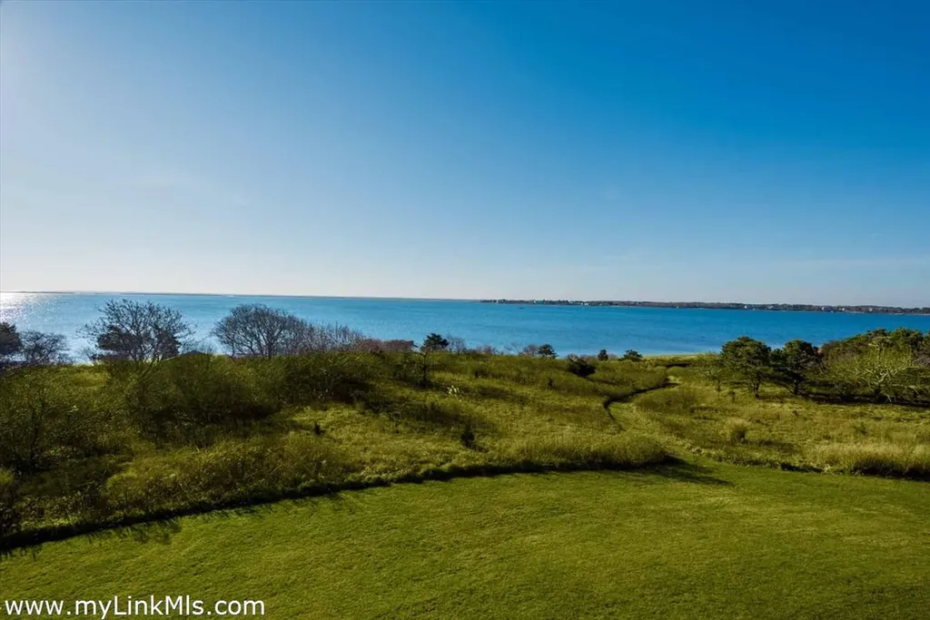 25 Lelands Path Edgartown MA 02539