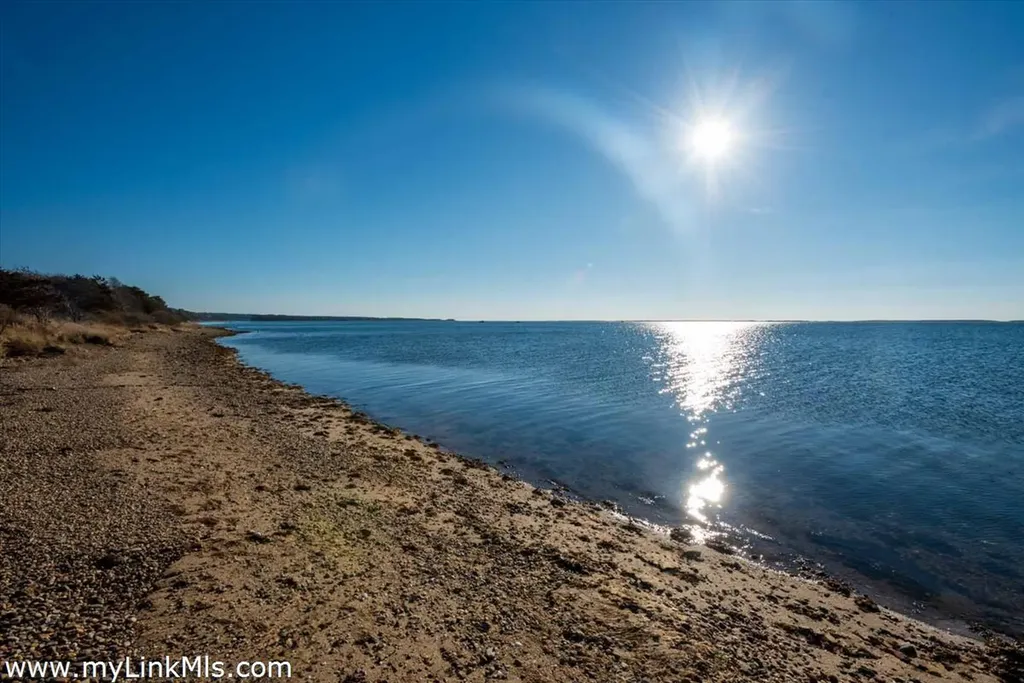 25 Lelands Path Edgartown MA 02539