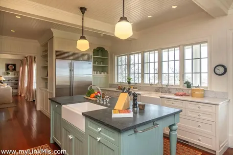 25 Lelands Path Edgartown MA 02539