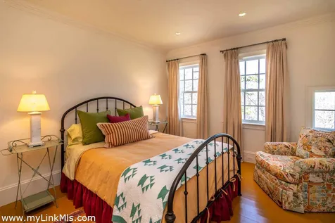 25 Lelands Path Edgartown MA 02539