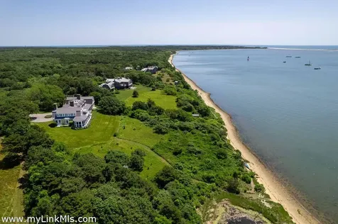 25 Lelands Path Edgartown MA 02539