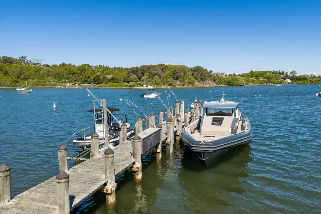 18 Point Inner Way Chilmark MA 02535