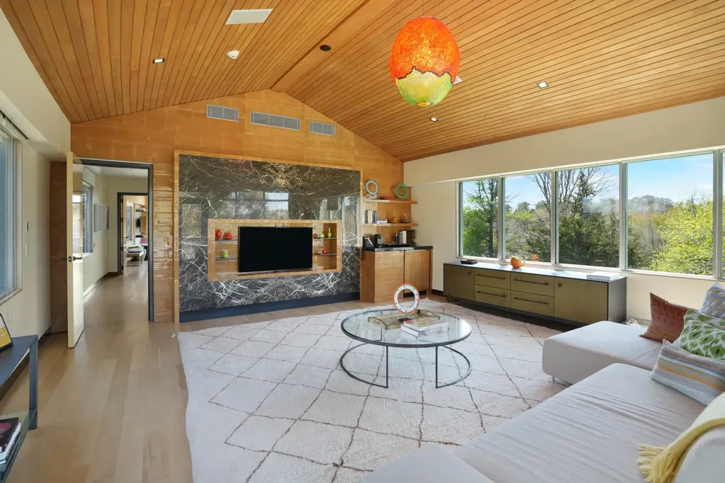 18 Point Inner Way Chilmark MA 02535