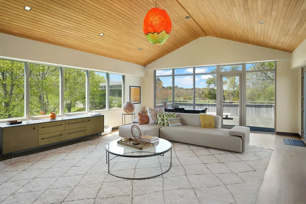 18 Point Inner Way Chilmark MA 02535