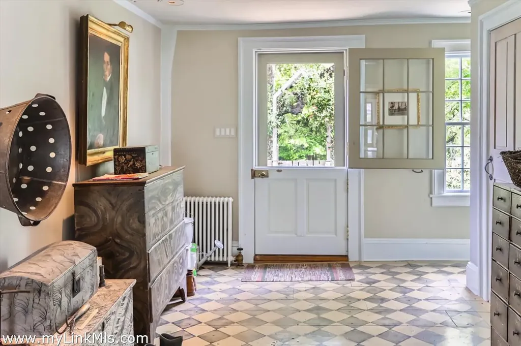 180 Pilot Hill Farm Road Vineyard Haven MA 02568