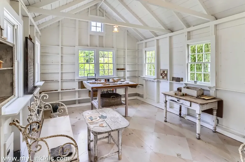 180 Pilot Hill Farm Road Vineyard Haven MA 02568