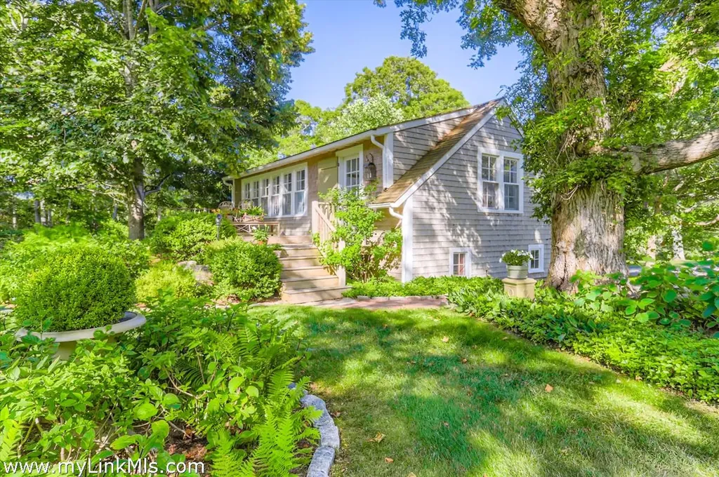 180 Pilot Hill Farm Road Vineyard Haven MA 02568