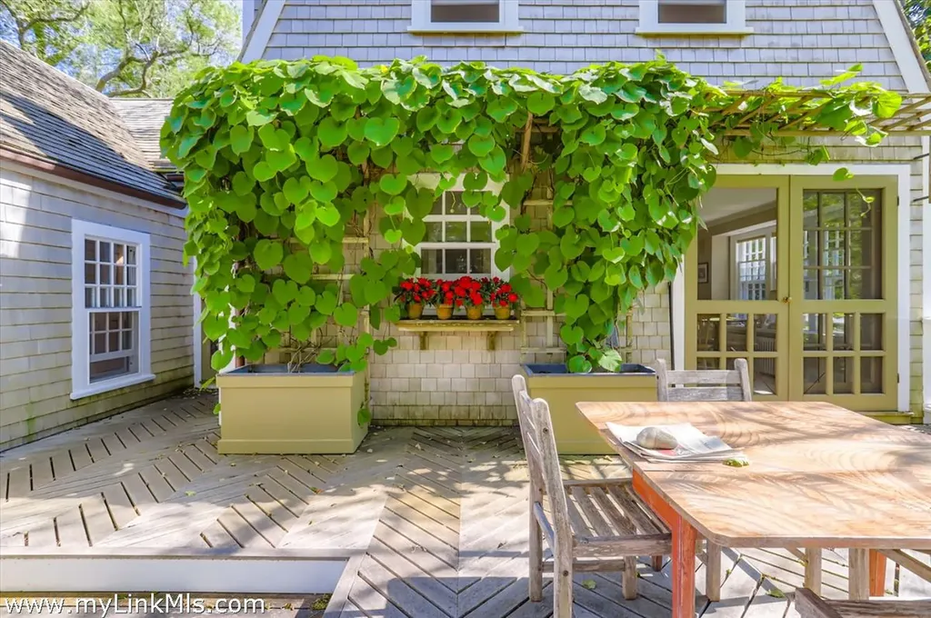 180 Pilot Hill Farm Road Vineyard Haven MA 02568