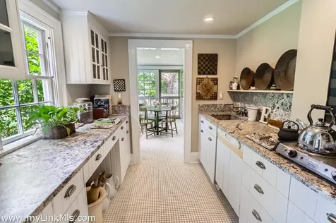 180 Pilot Hill Farm Road Vineyard Haven MA 02568