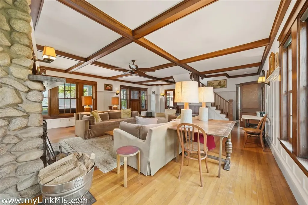 139 Main Street Vineyard Haven MA 02568
